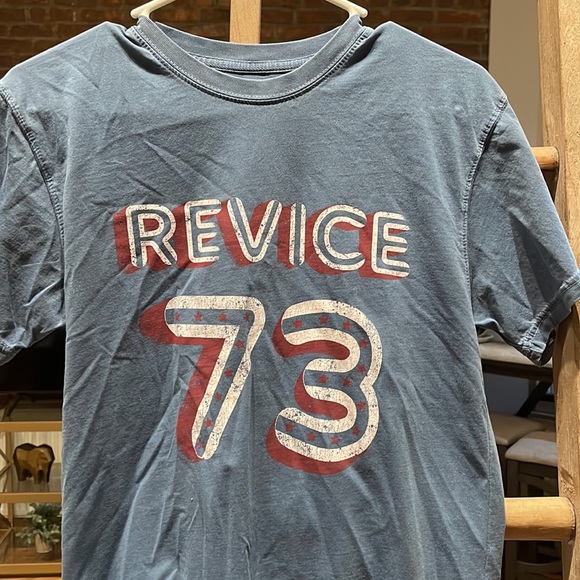 Revice Tee - Picture 2 of 3